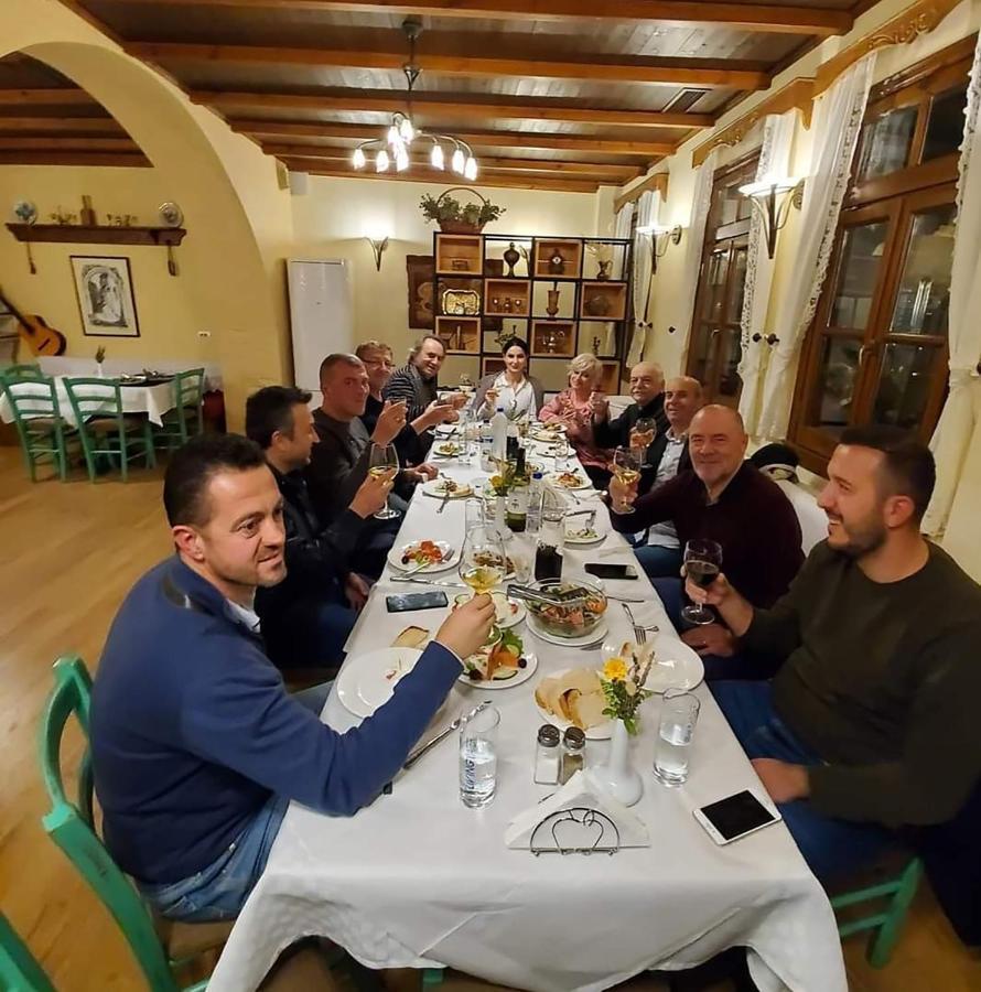 Hotel Bineri Gjirokastër Buitenkant foto