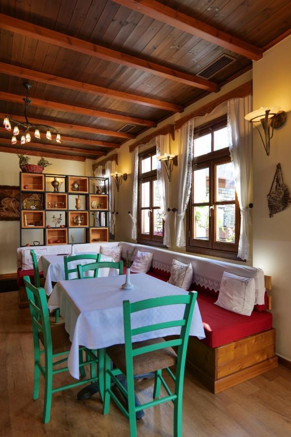 Hotel Bineri Gjirokastër Buitenkant foto