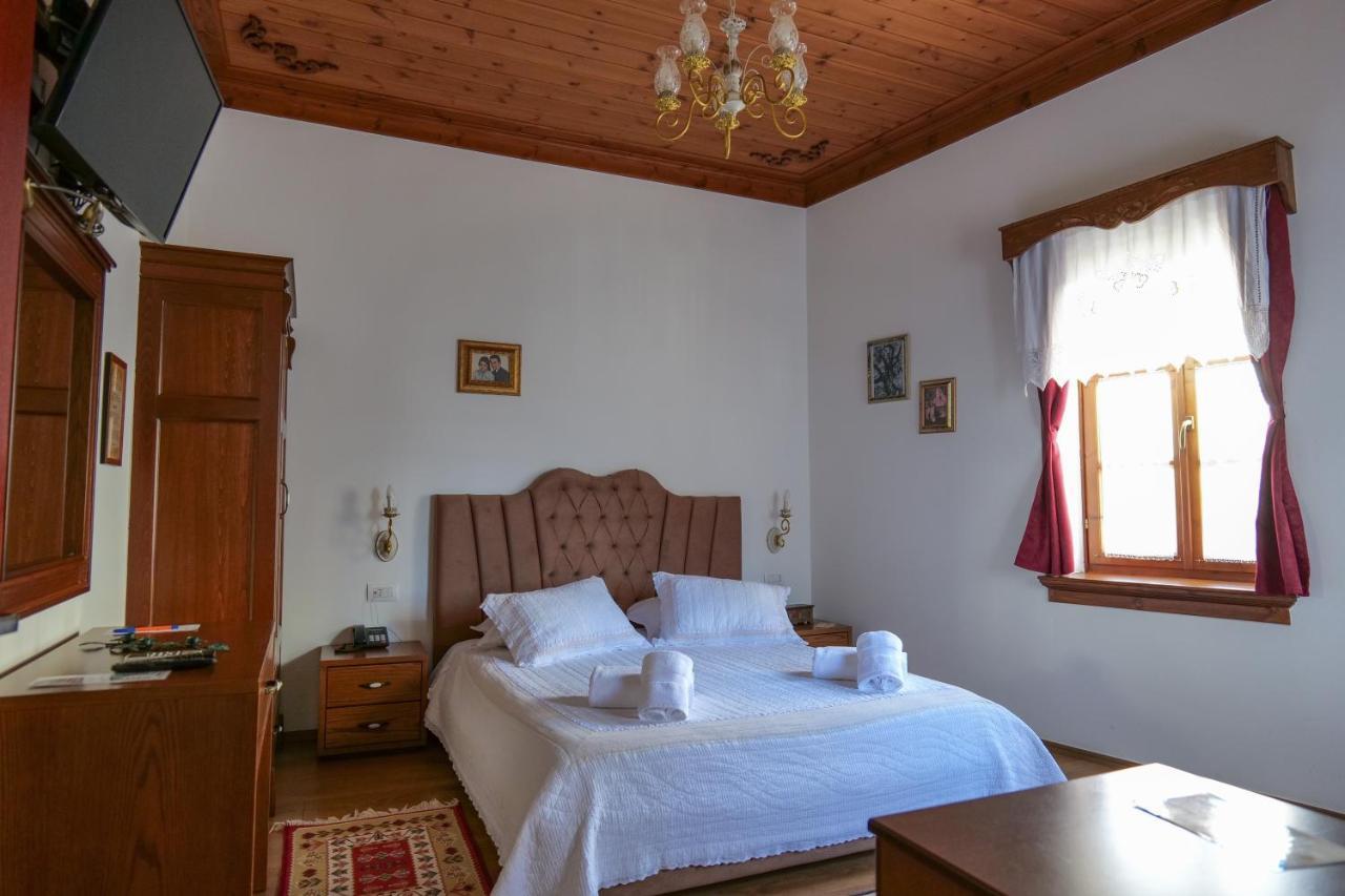 Hotel Bineri Gjirokastër Buitenkant foto