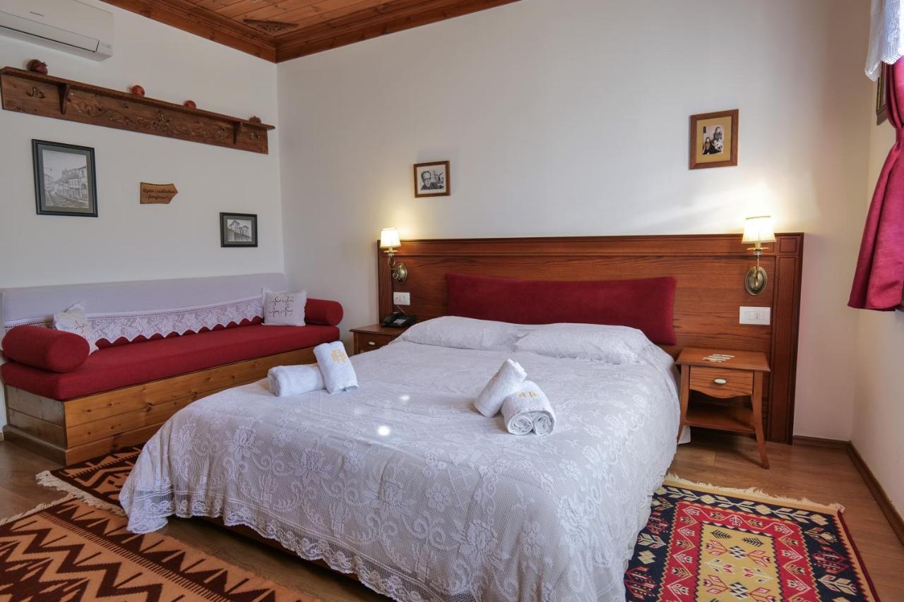 Hotel Bineri Gjirokastër Buitenkant foto