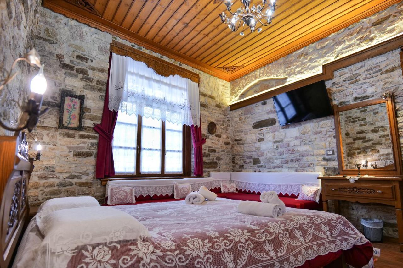 Hotel Bineri Gjirokastër Buitenkant foto