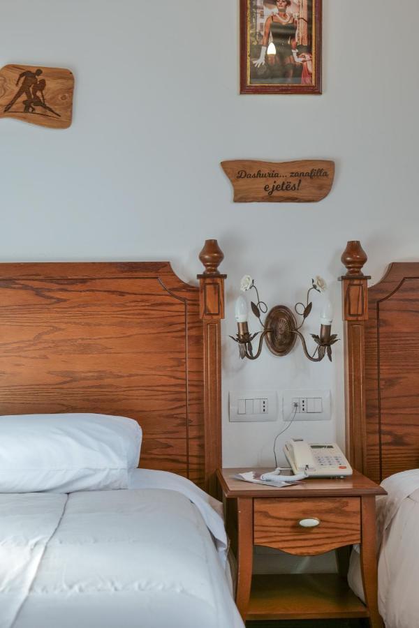 Hotel Bineri Gjirokastër Buitenkant foto