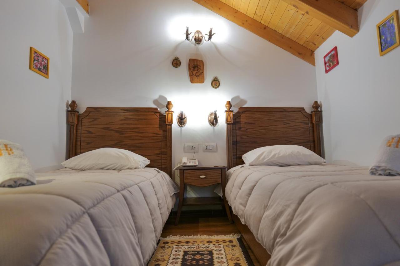 Hotel Bineri Gjirokastër Buitenkant foto