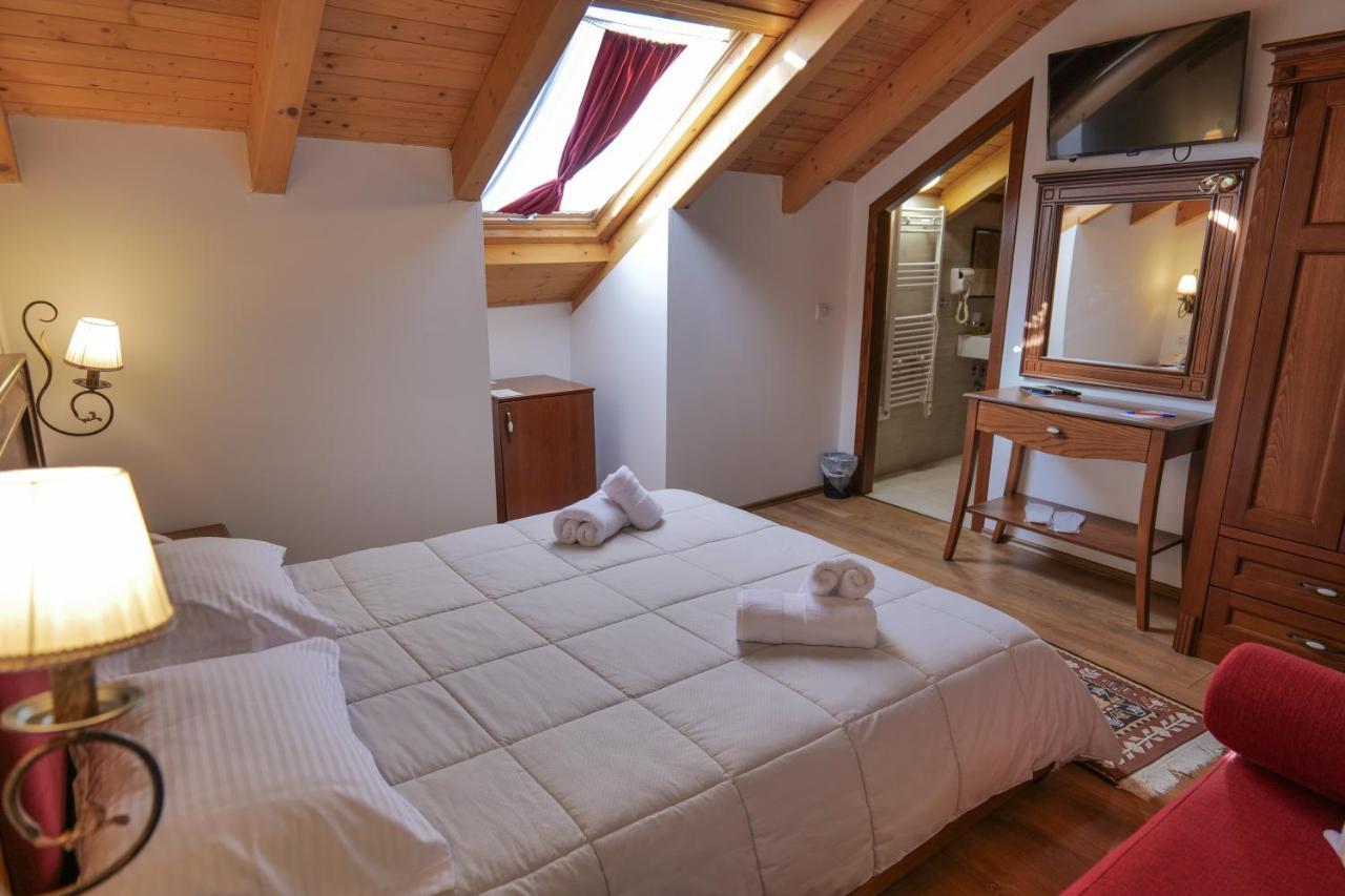Hotel Bineri Gjirokastër Buitenkant foto