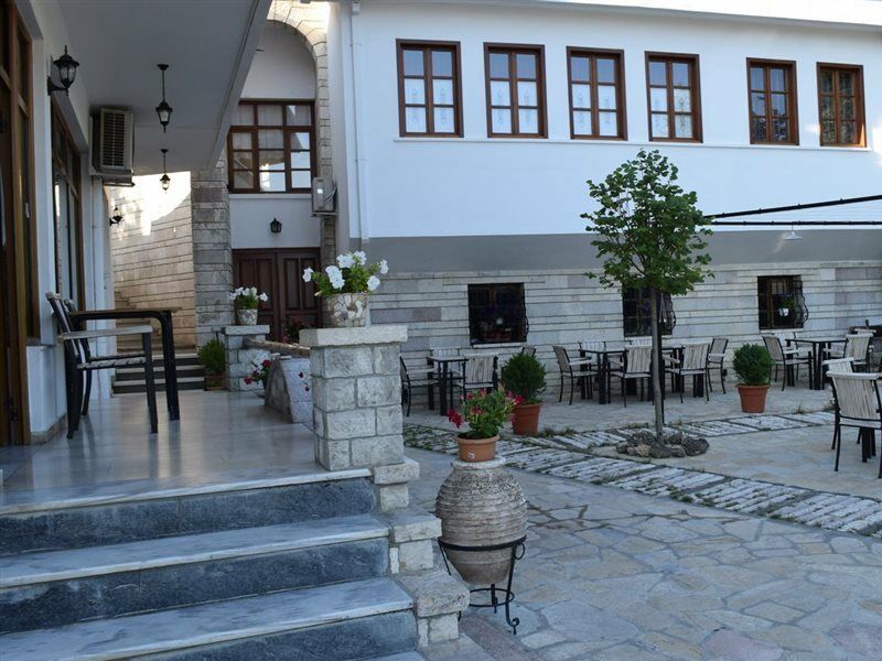 Hotel Bineri Gjirokastër Buitenkant foto